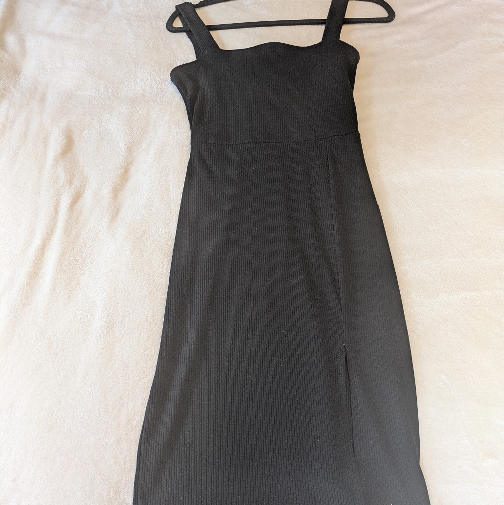 Chic Slit Black Dress